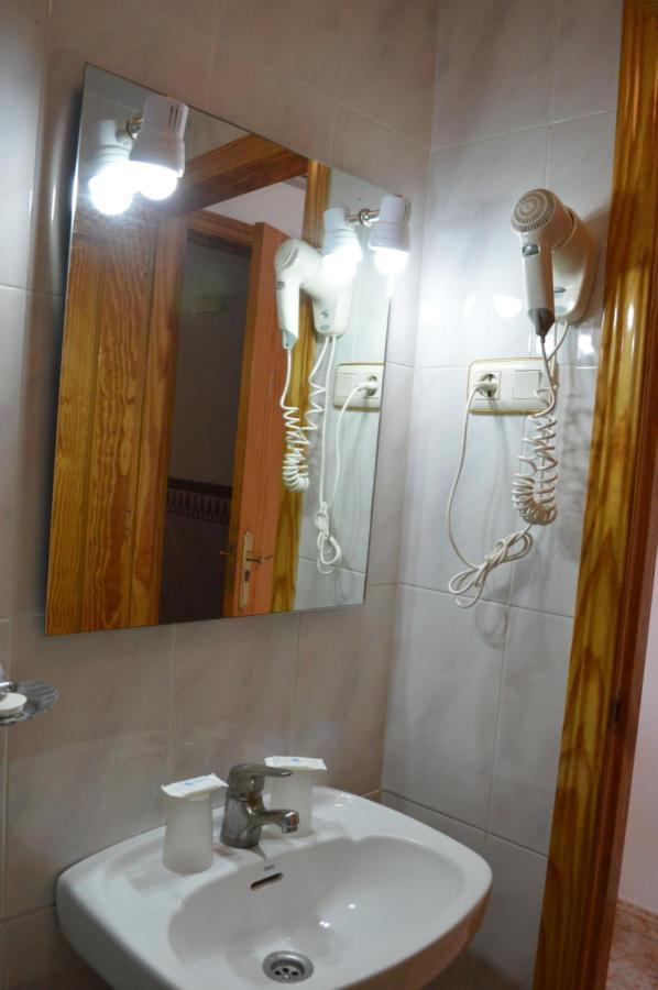 Hostal Rural Montual Los Banos  Bagian luar foto