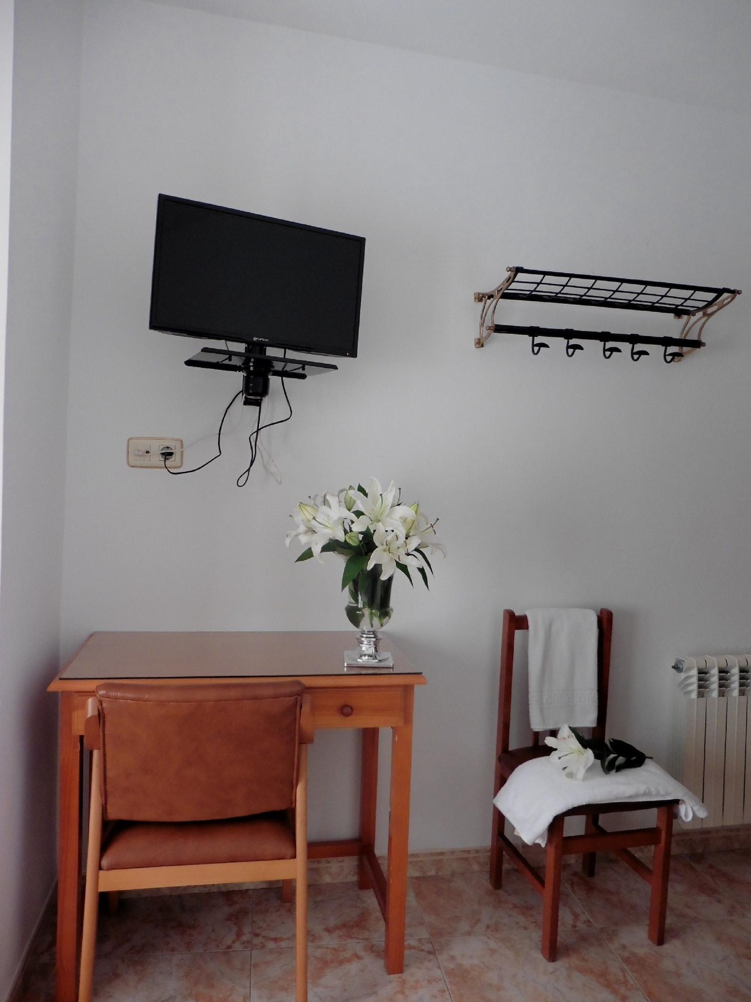 Hostal Rural Montual Los Banos  Bagian luar foto