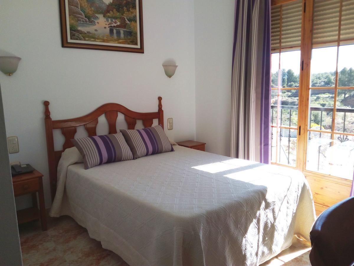 Hostal Rural Montual Los Banos  Bagian luar foto