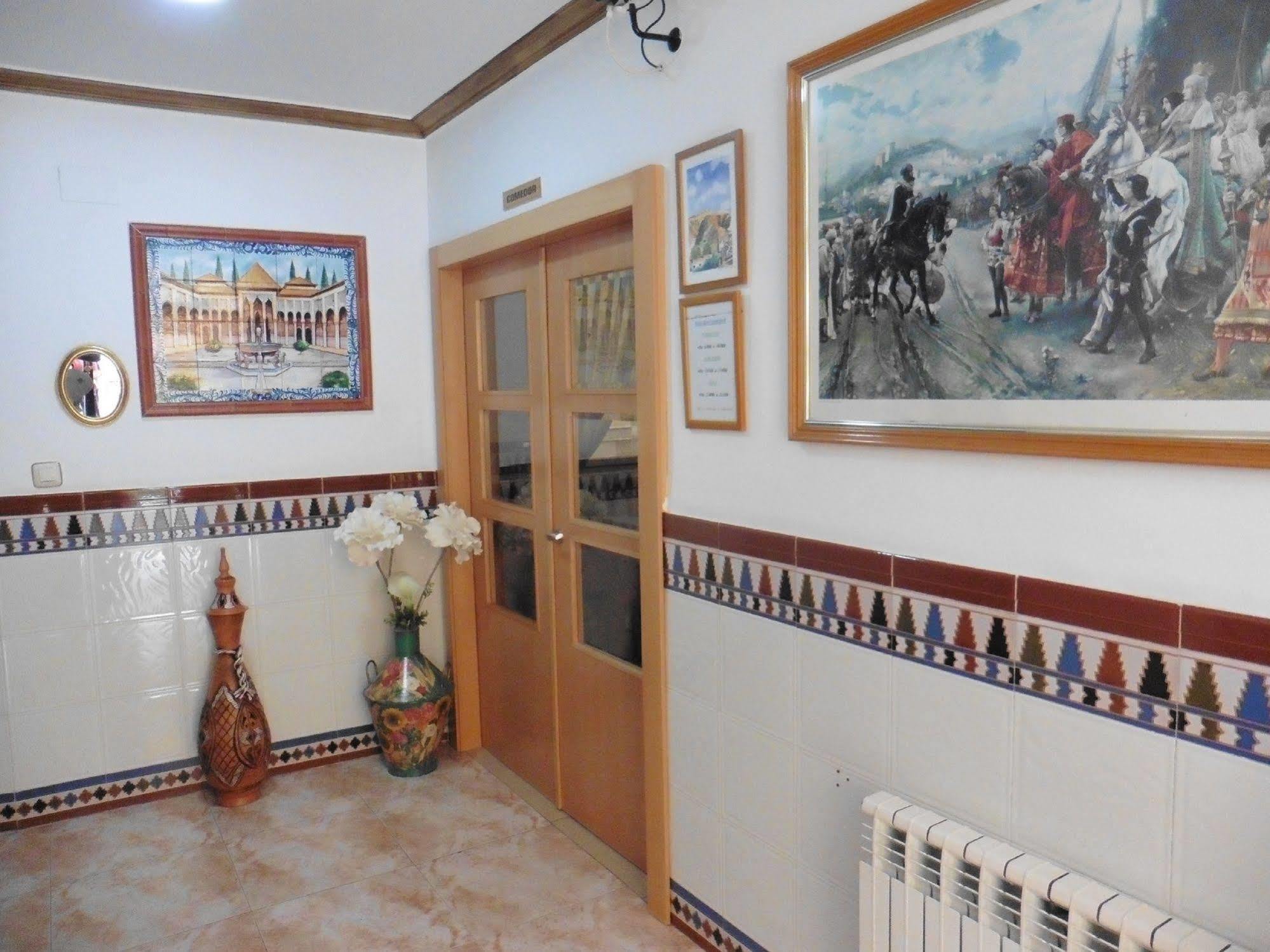 Hostal Rural Montual Los Banos  Bagian luar foto