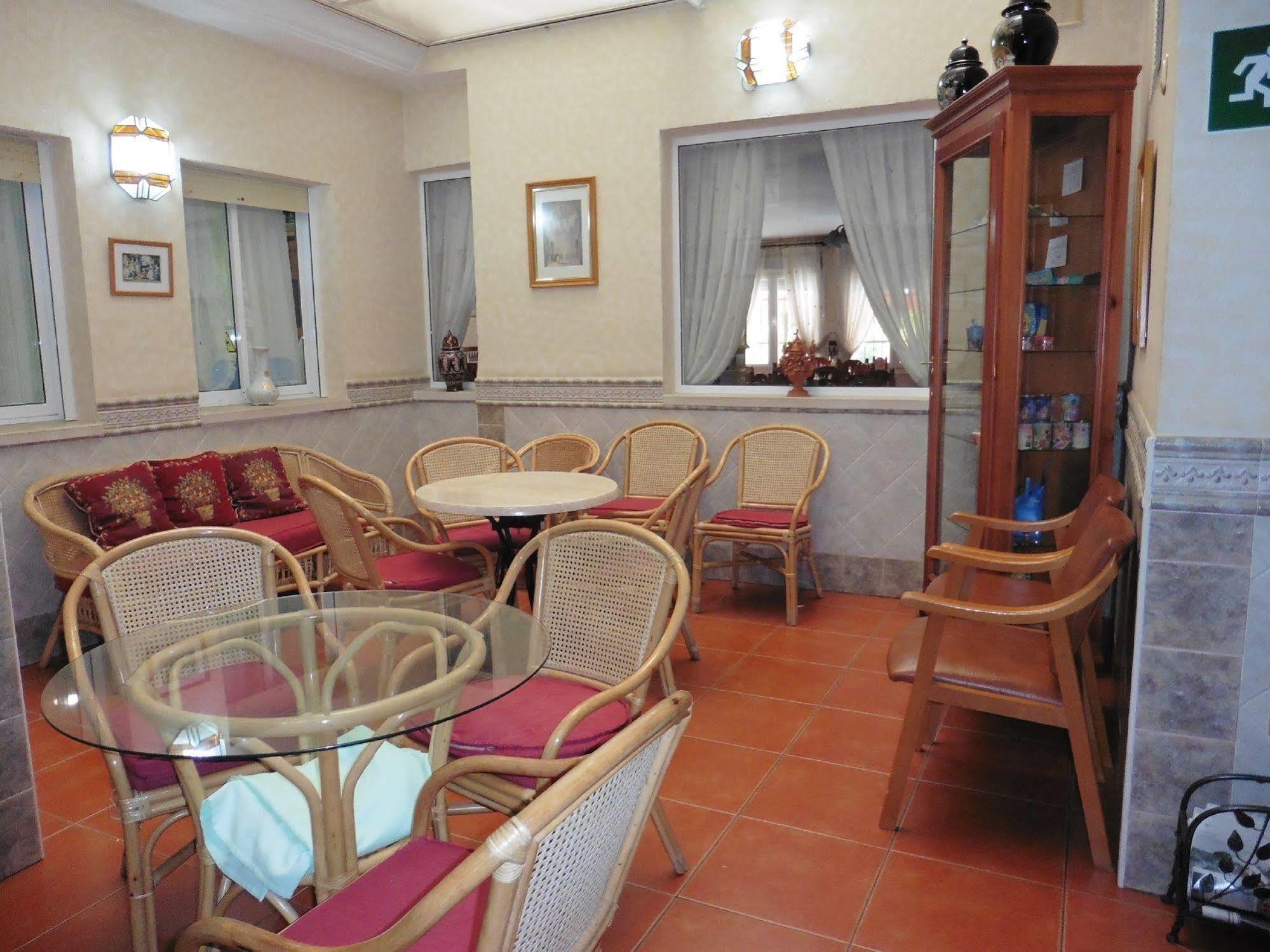 Hostal Rural Montual Los Banos  Bagian luar foto