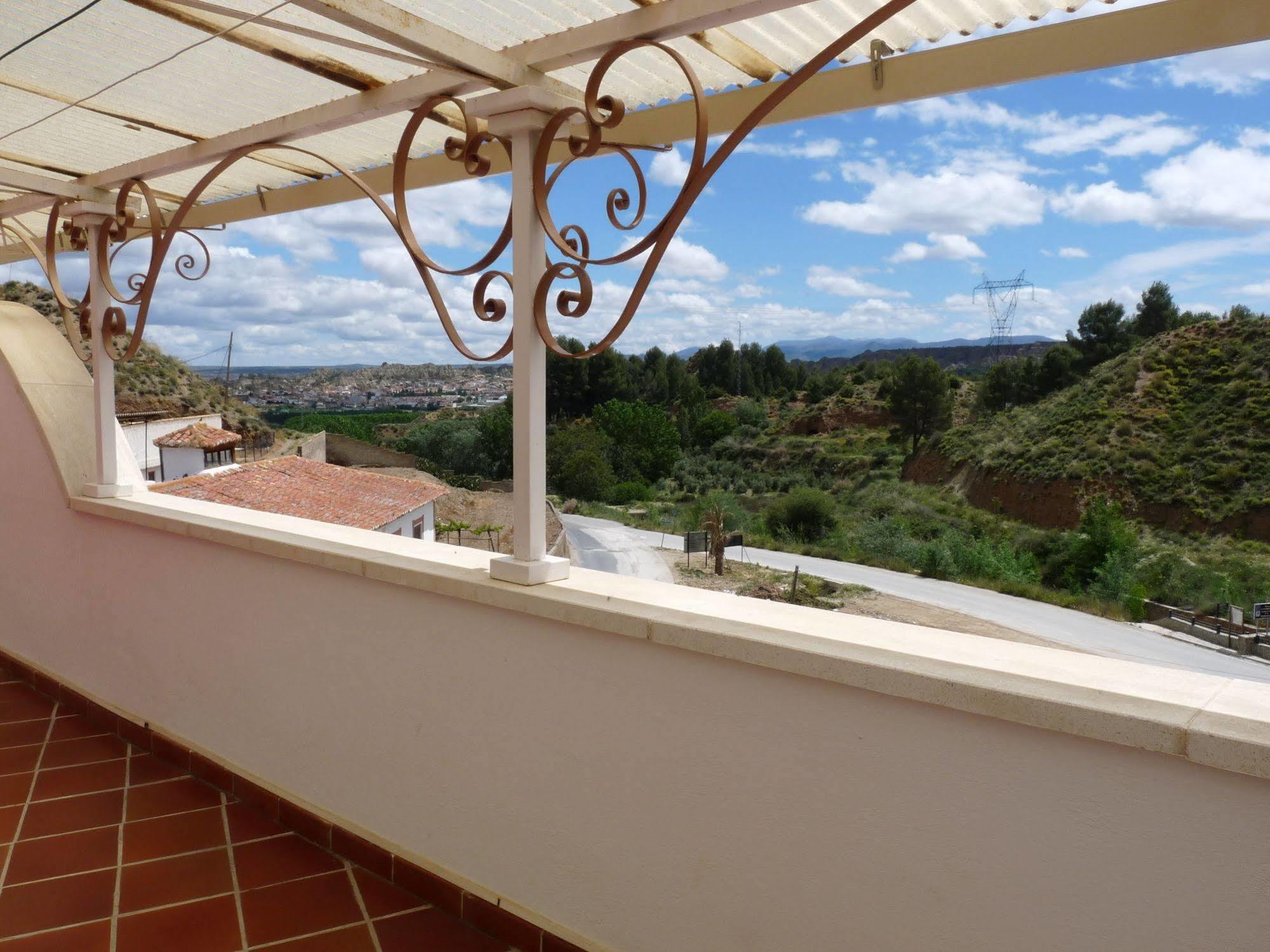 Hostal Rural Montual Los Banos  Bagian luar foto