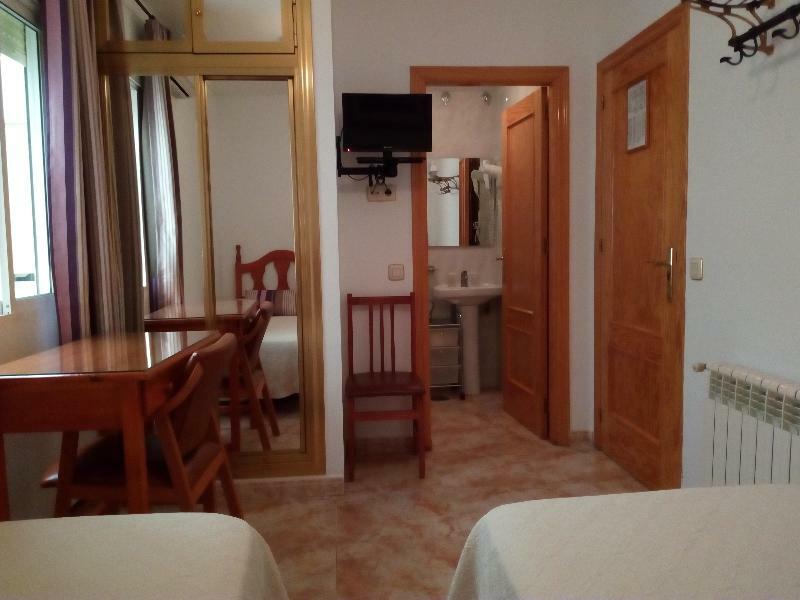Hostal Rural Montual Los Banos  Bagian luar foto